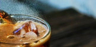 Estudo sugere possível ligação entre bebidas açucaradas e câncer