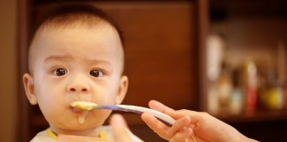 Estudo: 95% dos alimentos para bebês contêm metais pesados