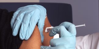 Empresa alemã inicia testes em humanos com vacina contra coronavírus