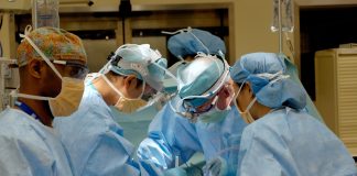 Tratamento médico revolucionário em Israel: um pulmão foi removido do corpo de um paciente com câncer, limpo e devolvido