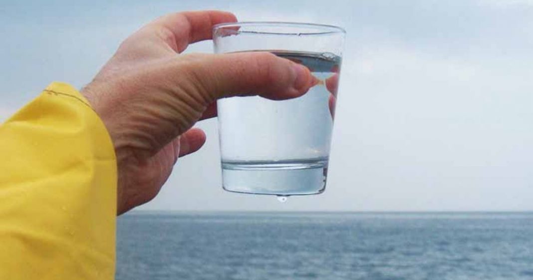 Cientistas tornam a água do mar potável em apenas 30 minutos graças à luz solar