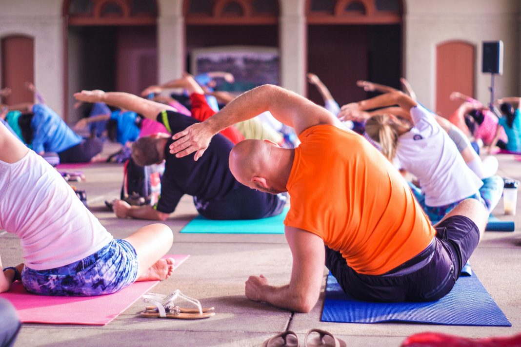 A ioga pode ser um salva-vidas para pessoas com um problema cardíaco comum