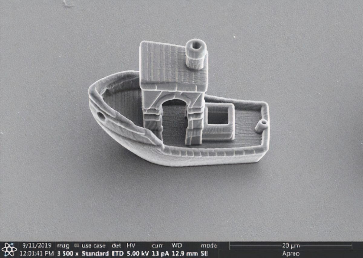smallest microscopic ship large 1392x989 1 scaled - Cientistas imprimem em 3D um barco do tamanho de uma célula, o menor do mundo