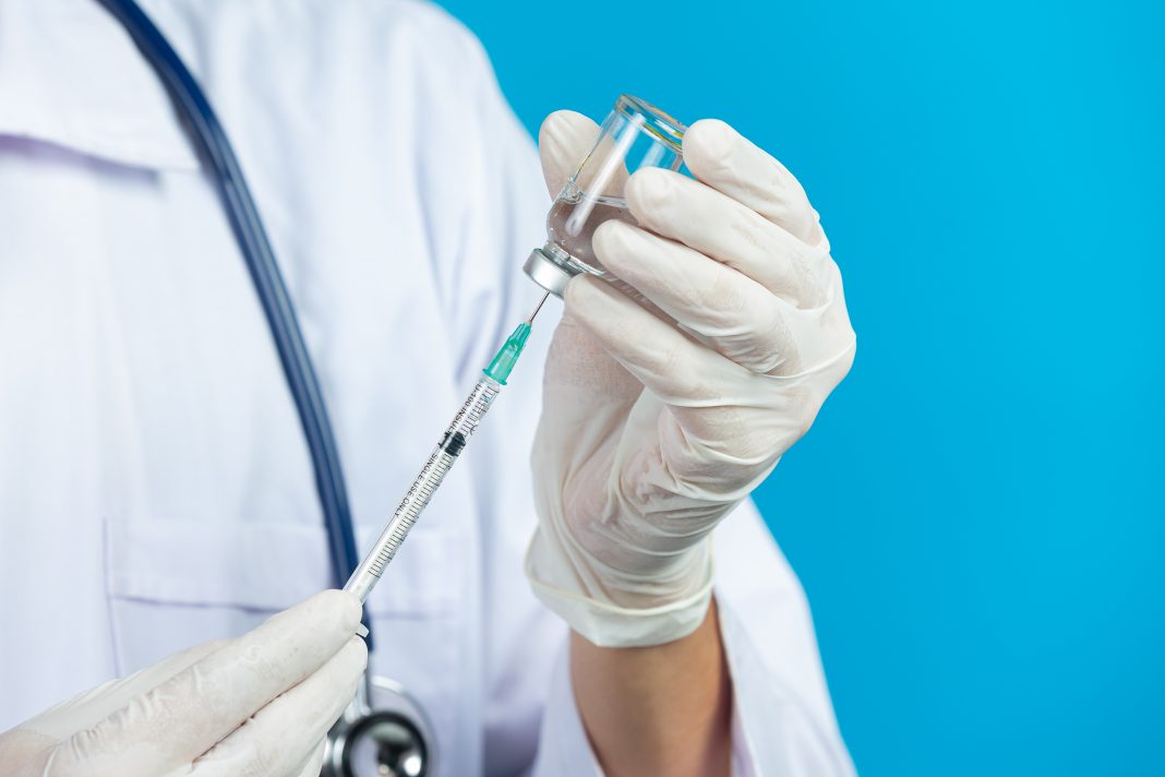 A vacina contra gripe pode protegê-lo de COVID grave