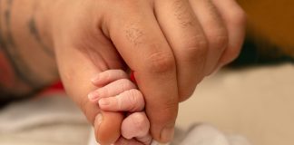 Um bebê nasceu com 3 pênis em um primeiro caso médico mundial
