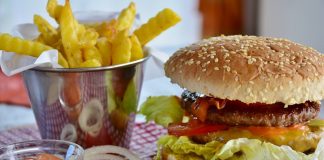 Corpos podem tratar fast food como uma infecção perigosa, mostra estudo
