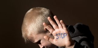 5 erros dos pais que afetam a autoestima das crianças