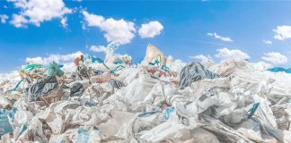 Enzima comedora de plástico pode eliminar bilhões de toneladas de resíduos de aterros sanitários