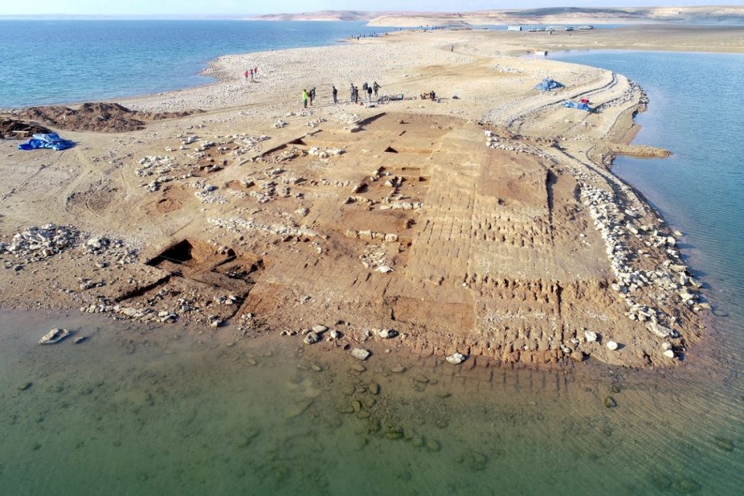 Uma cidade que afundou há 3400 anos literalmente emerge das águas do Tigre