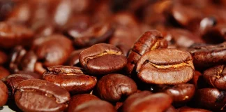 Porção de grãos de café