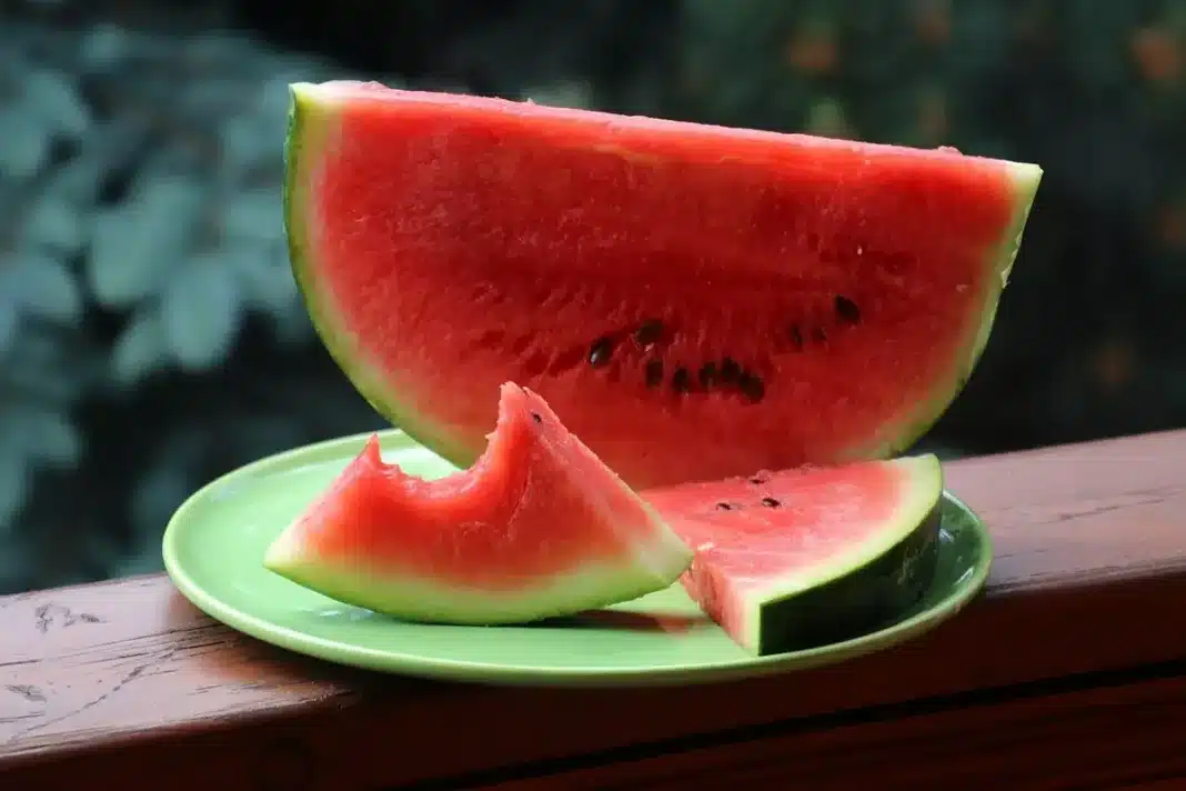 O consumo regular de melancia auxilia na saúde do coração, sugerem dois estudos