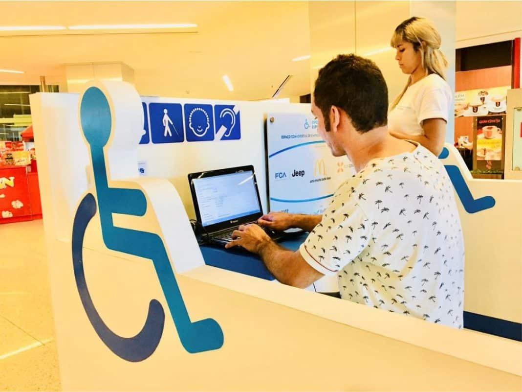 Shopping Ibirapuera oferecerá espaço para cadastramento de profissionais com deficiências neste mês de março